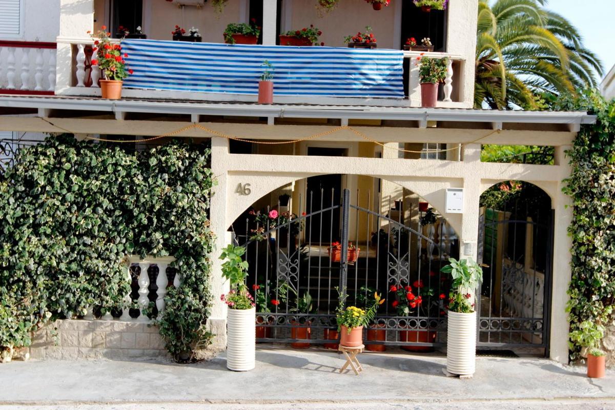בודווה Apartment Sandra מראה חיצוני תמונה