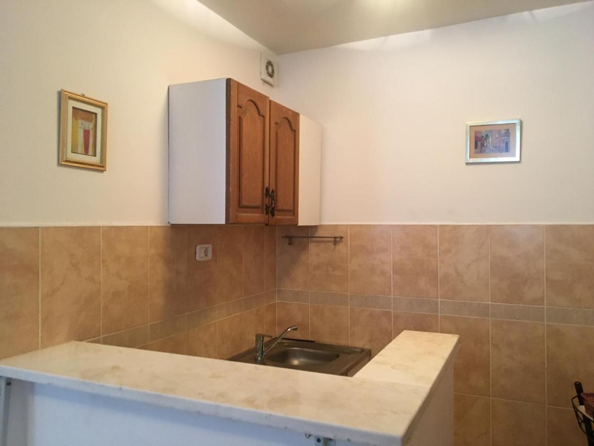 בודווה Apartment Sandra מראה חיצוני תמונה